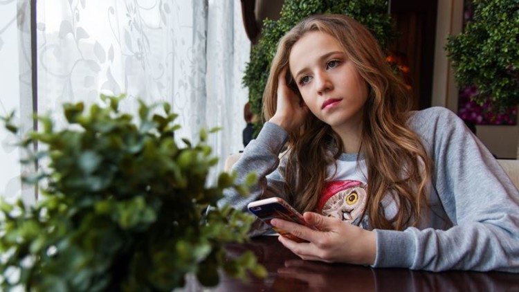Geração Selfie: estudo identifica impactos negativos no desenvolvimento dos adolescentes