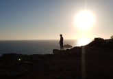 Veja de seguida as dicas e truques de Uli Weber, famoso fotógrafo alemão, para tirar fotos de qualidade durante a ‘hora dourada’, aquele curto período que surge logo após o nascer do sol ou antes do pôr-do-sol. As fotos que se seguem foram tiradas em Ibiza, Espanha, recorrendo apenas a um smartphone.